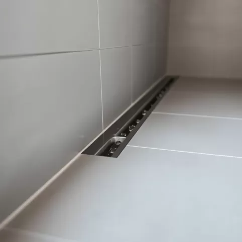 odpływ liniowy ścienny viega